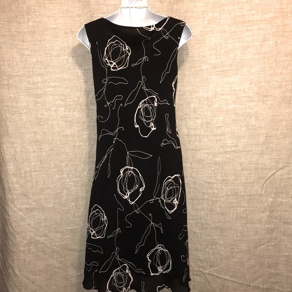 ☀️Lily Sleeveless Dress - Picture 4 of 10